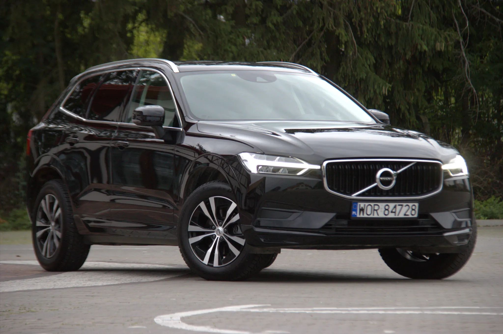 Volvo XC 60 D4 Momentum Pro - 1