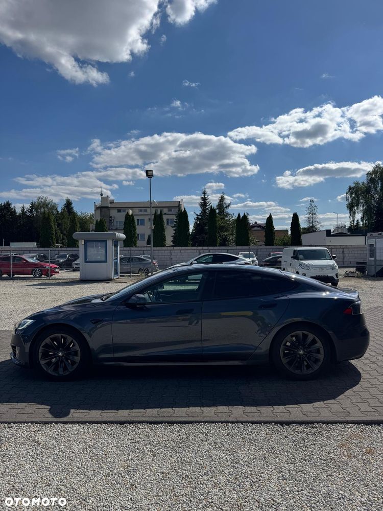 Tesla Model S 90 D - 4