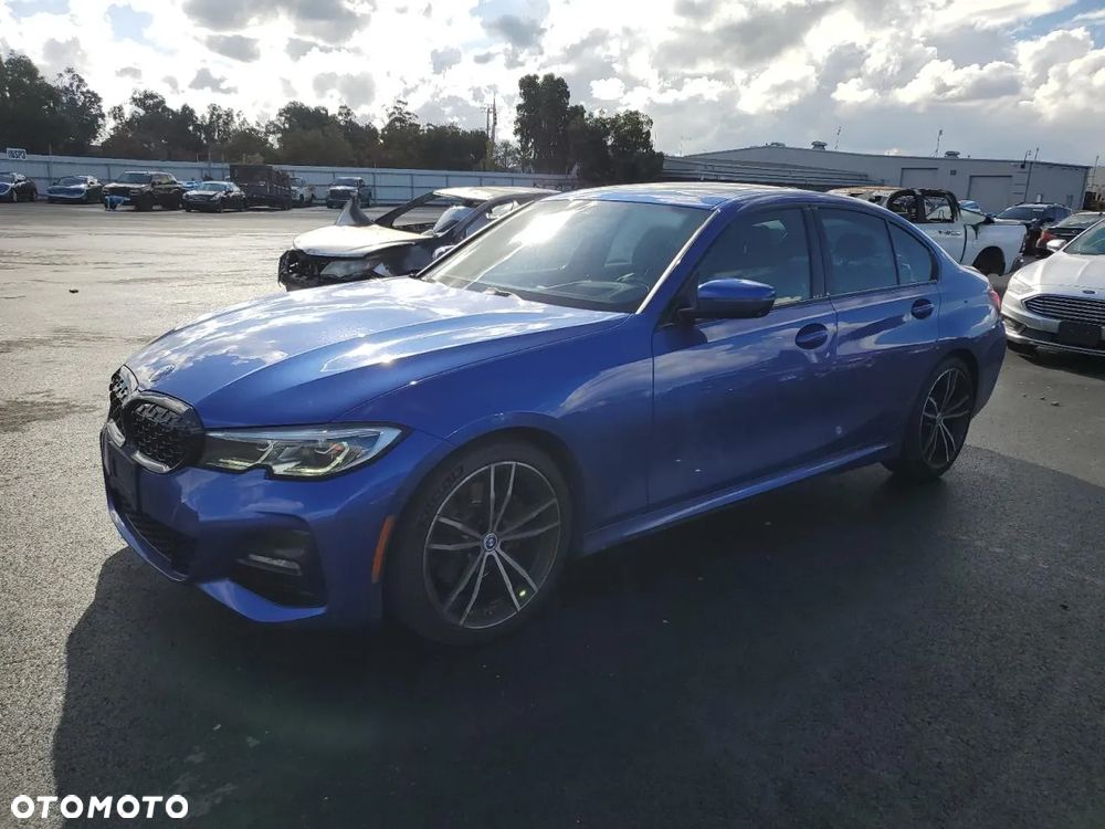 BMW Seria 3 330i xDrive M Sport - 2