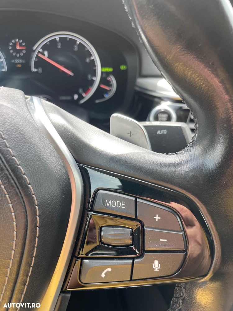 BMW Seria 5 520d xDrive AT - 8