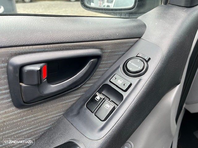 Hyundai H-1 2.5 CRDi 6L - 19