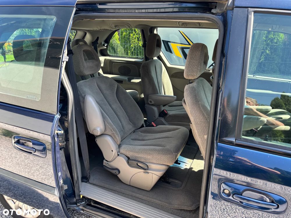 Chrysler Grand Voyager 2.8 CRD LX - 24