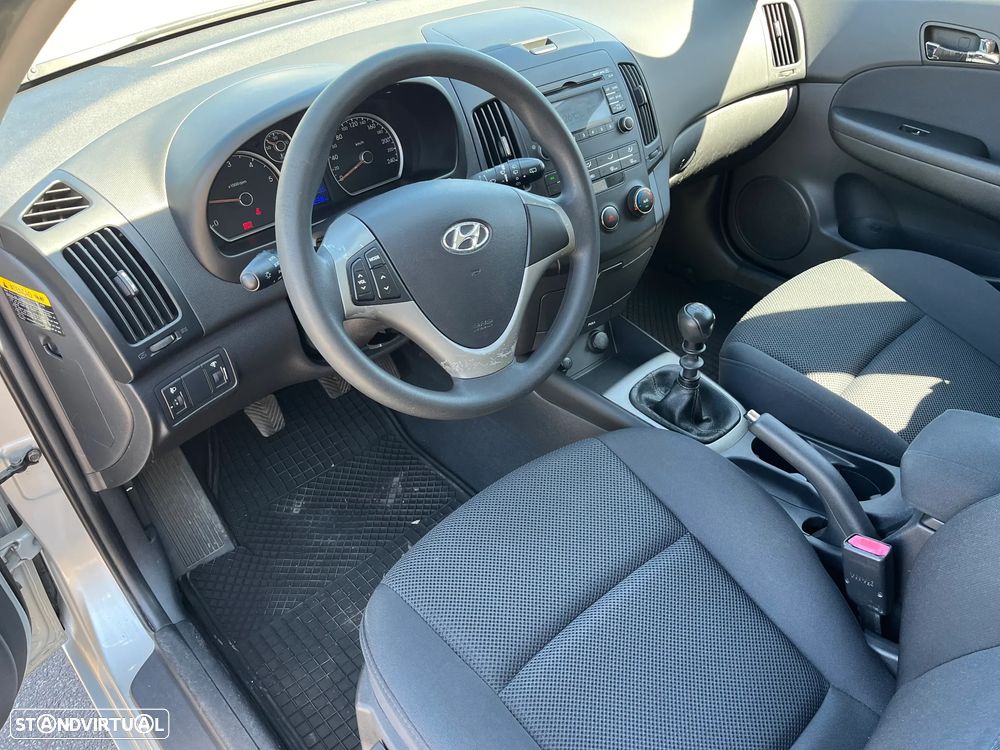 Hyundai i30 CW 1.6 CRDi Blue Comfort - 11