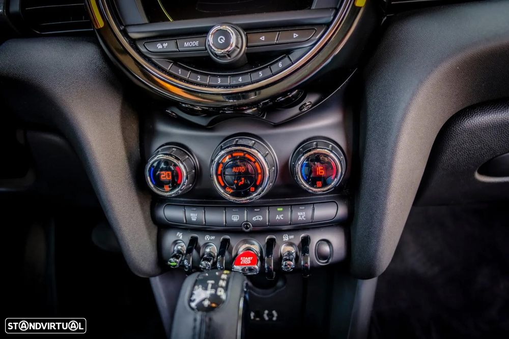 MINI 3 Portas Cooper D Auto - 19