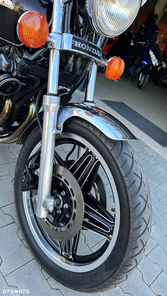 Honda CB - 16