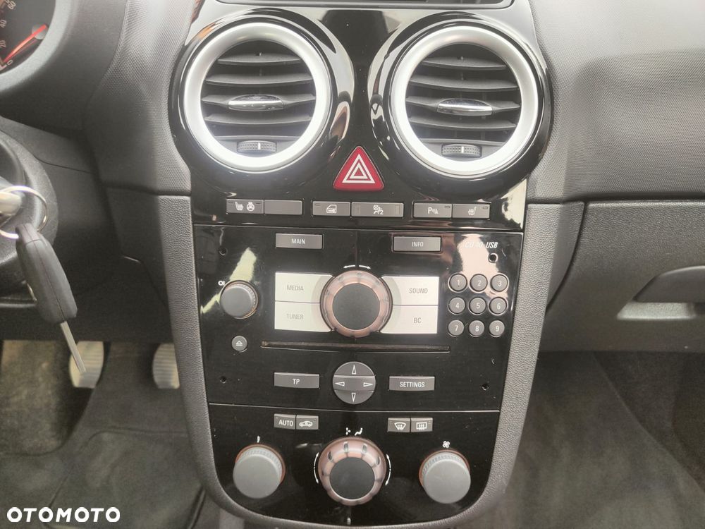 Opel Corsa 1.4 16V Energy - 26