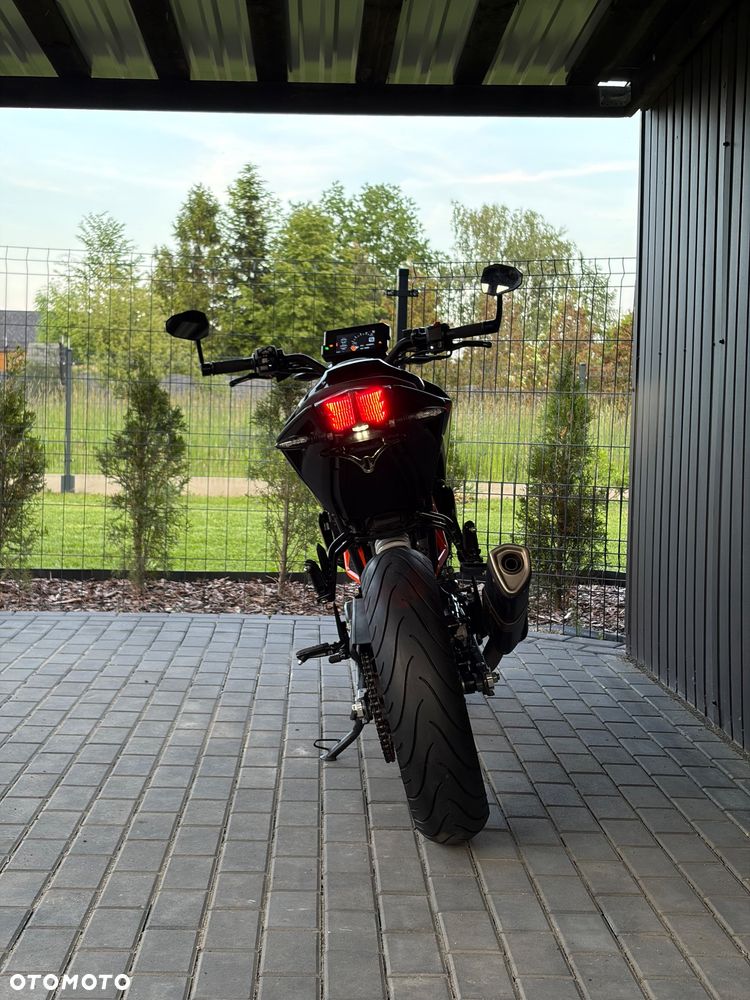 KTM Duke 125 - 21