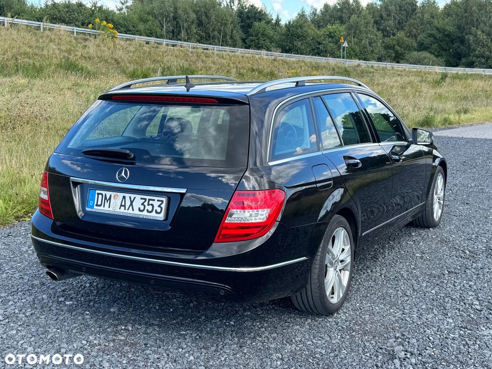 Mercedes-Benz Klasa C 200 (BlueEFFICIENCY) Avantgarde - 4