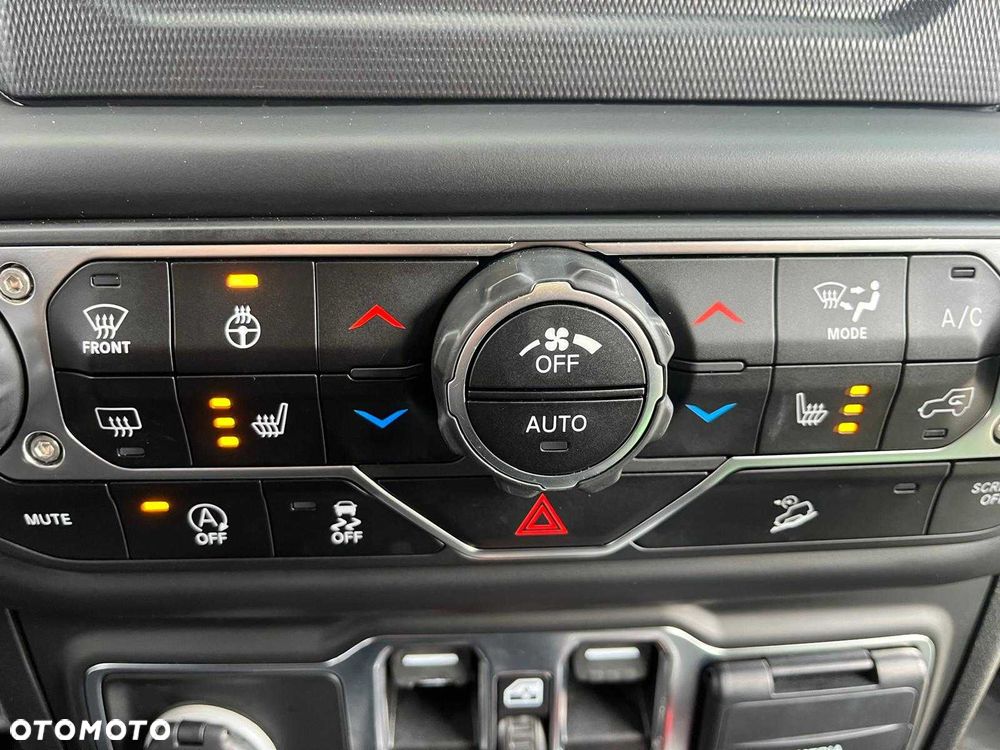 Jeep Wrangler - 8