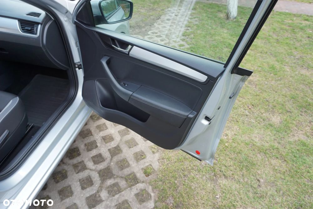 Skoda RAPID Spb 1.0 TSI Ambition - 20