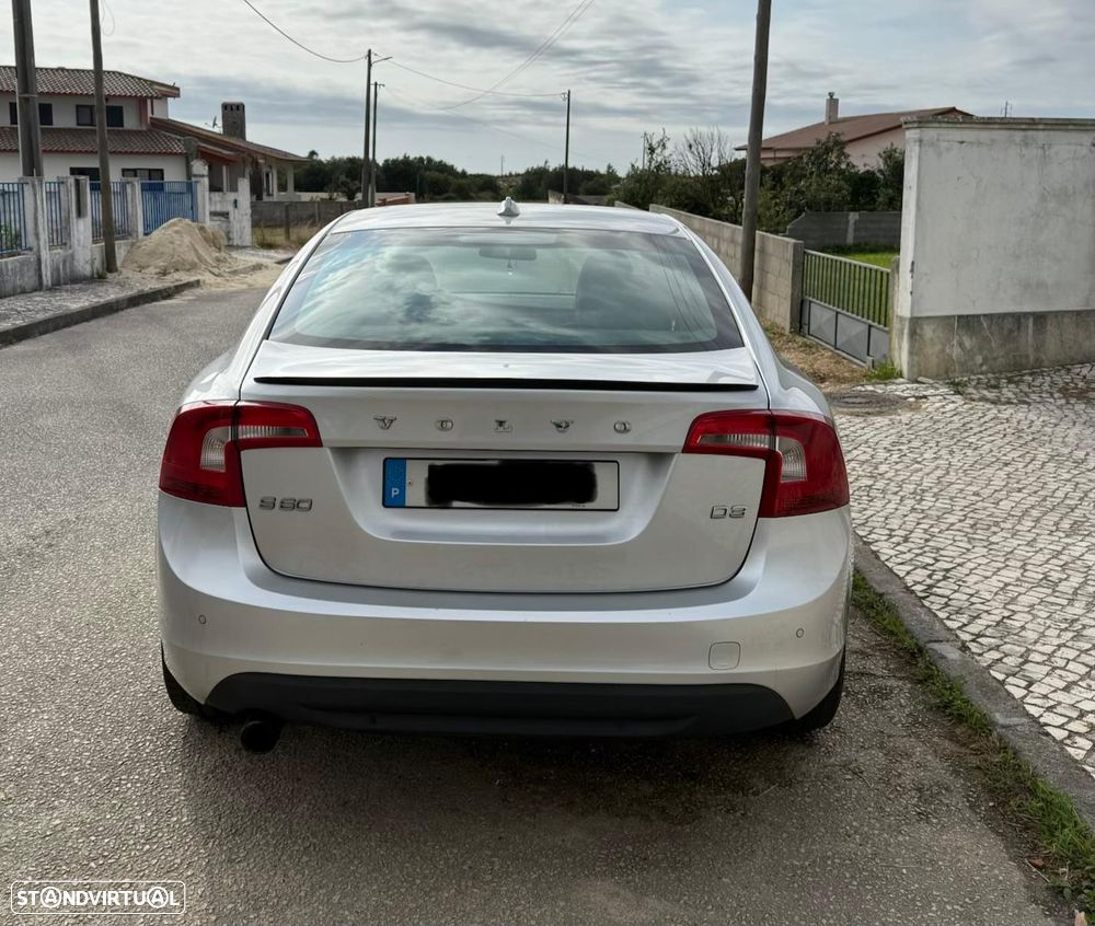 Volvo S60 2.0 D3 Momentum - 3