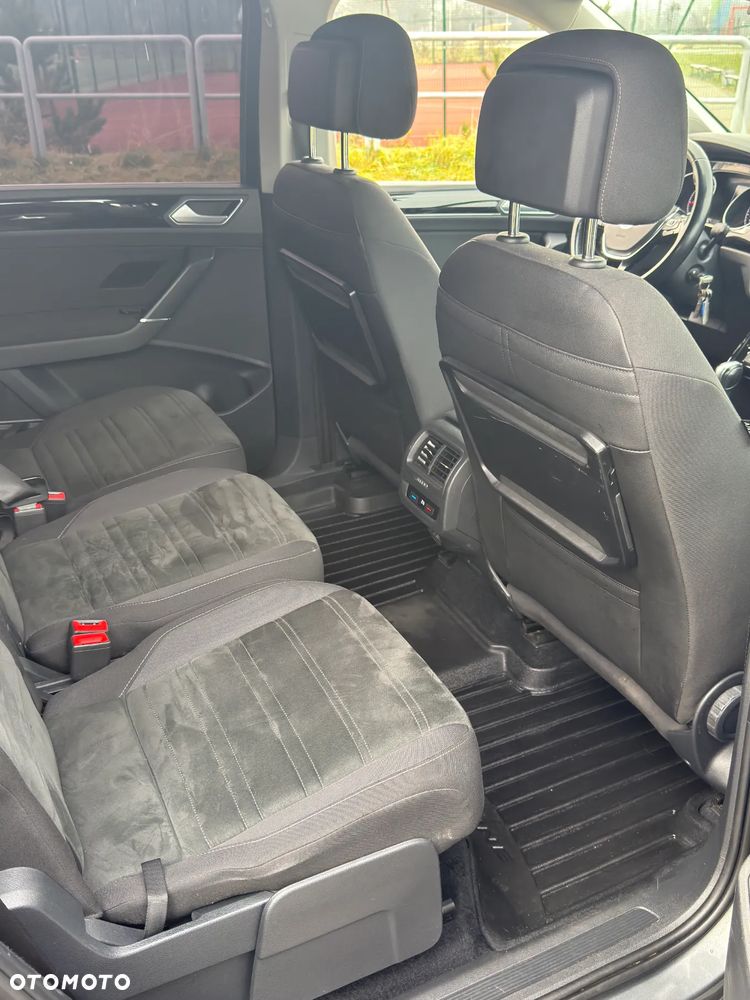 Volkswagen Touran - 15