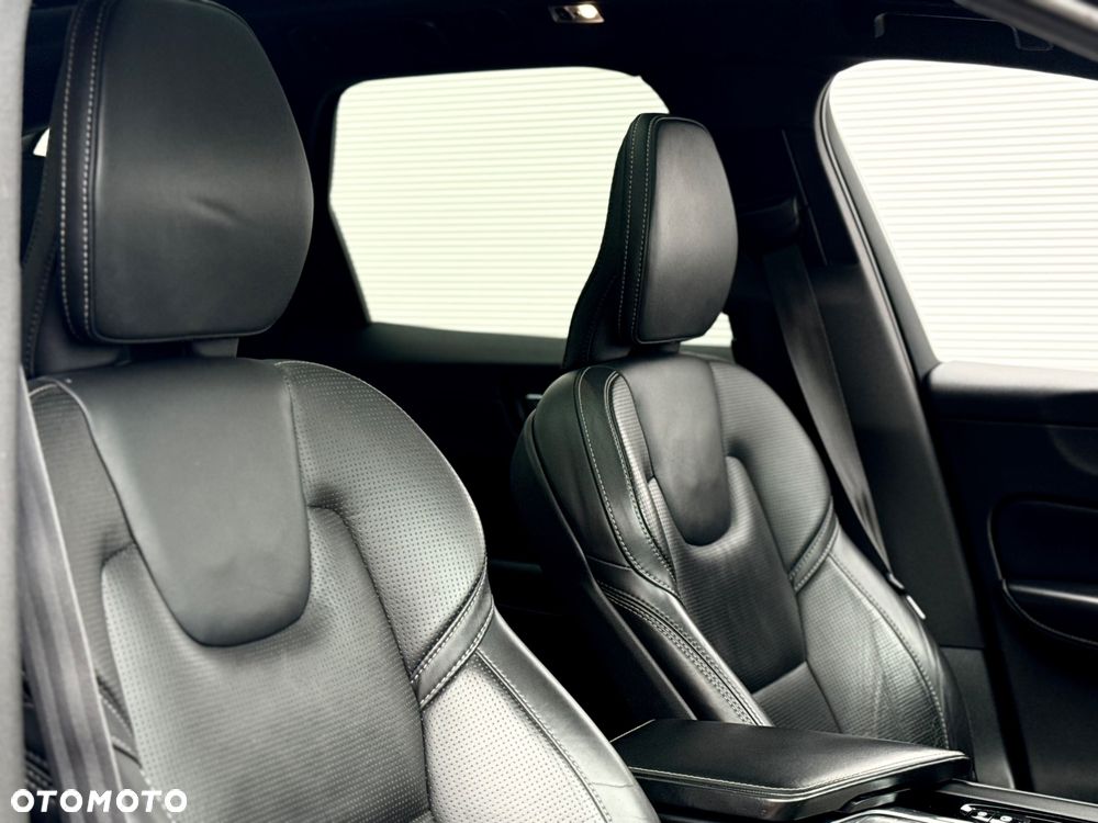Volvo XC 60 D5 AWD Geartronic RDesign - 31