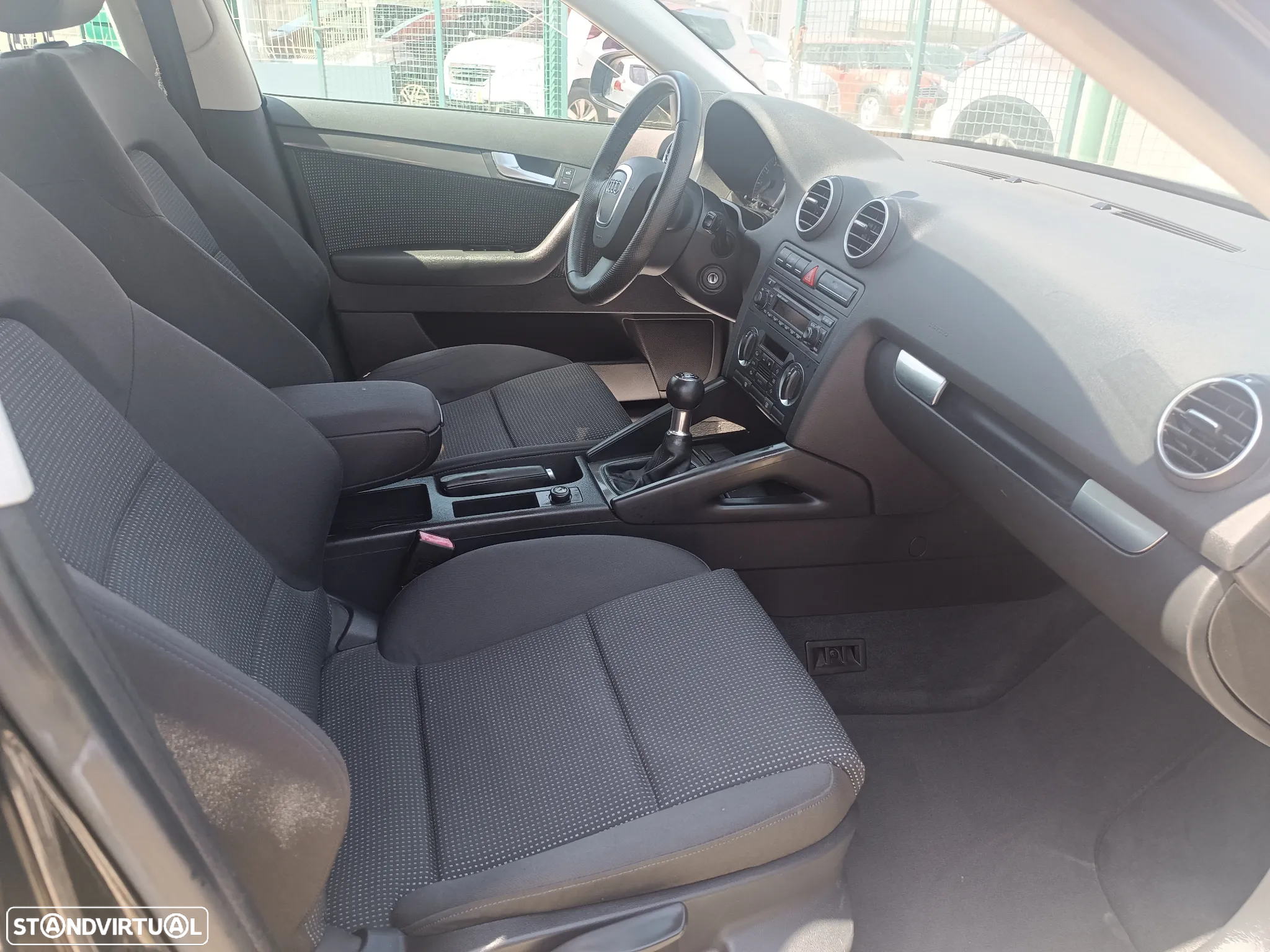 Audi A3 Sportback 1.6 FSi Attraction - 22