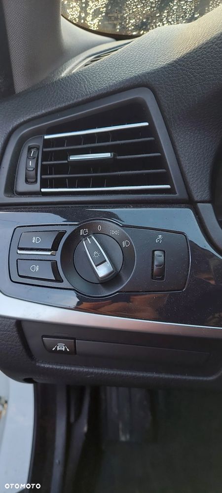 BMW Seria 5 530d xDrive - 14