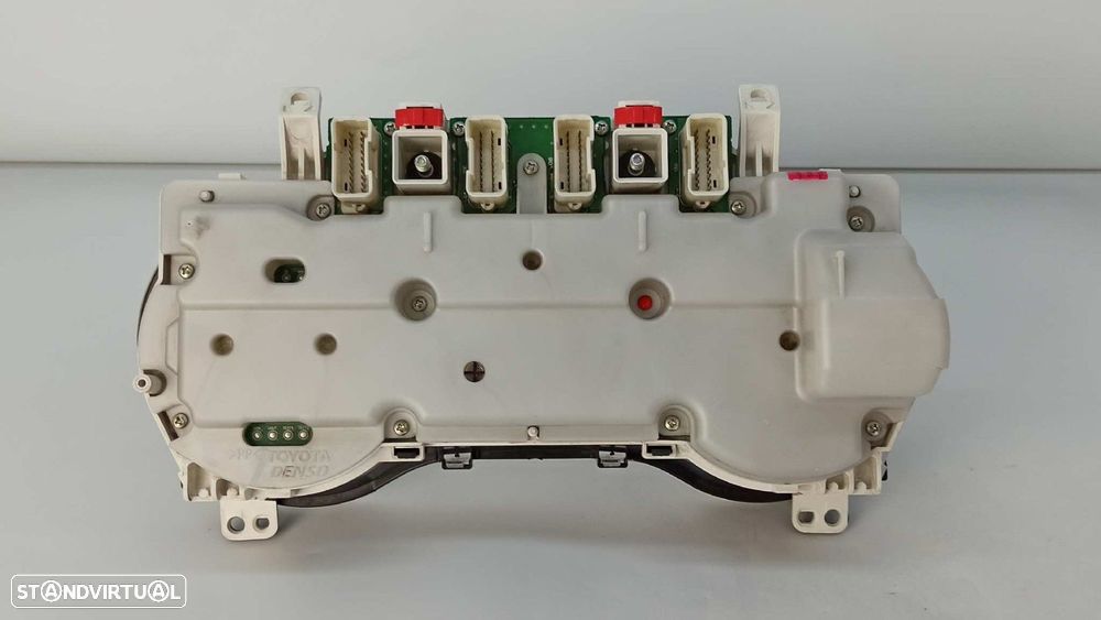 QUADRANTE TOYOTA RAV 4 (A2) 2.0 D4-D LUNA 4X4 (2003->) - 4