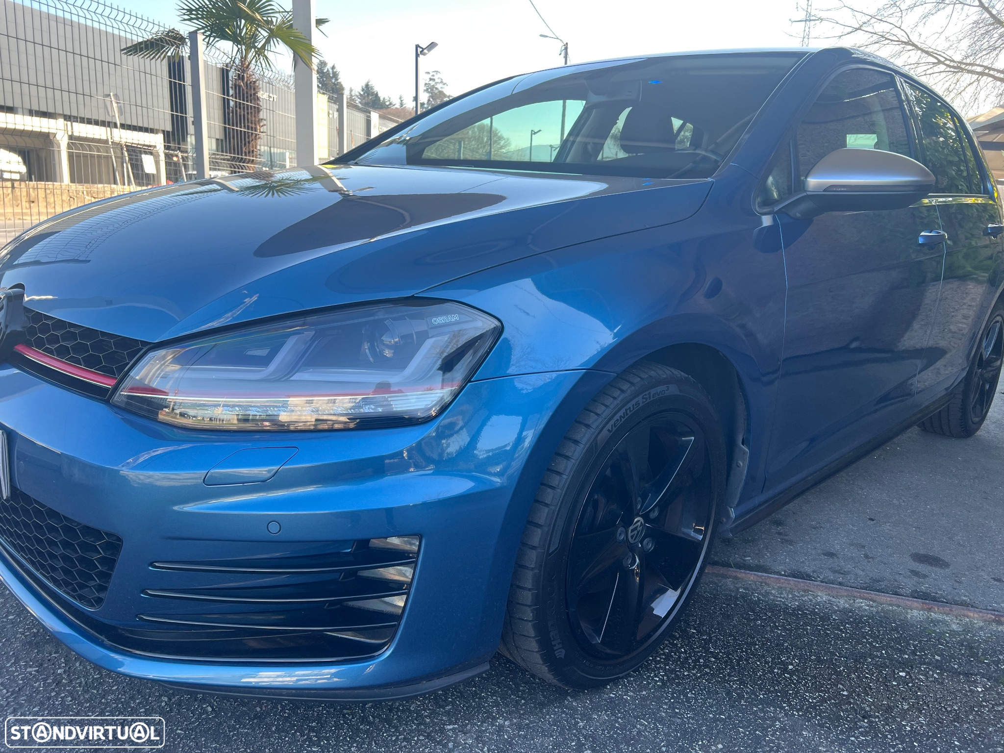 VW Golf 2.0 BlueTDI Highline - 3