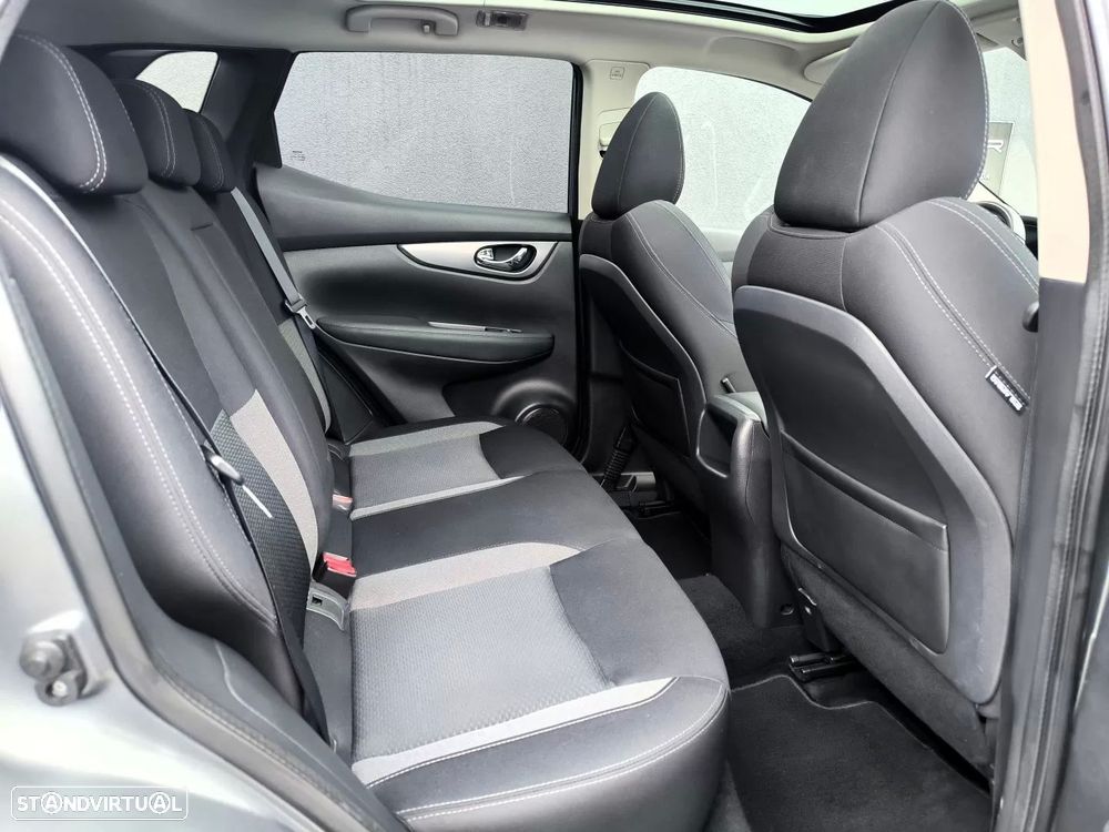 Nissan Qashqai 1.5 dCi N-Connecta J18 - 27