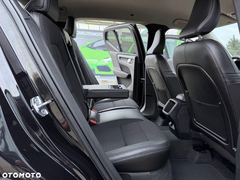 Volvo XC 40 D3 Momentum - 28