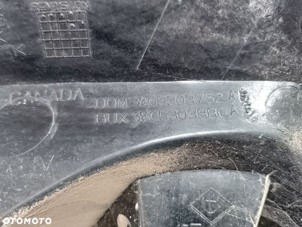 LAMPA TYLNA PRAWA DODGE CALIBER 320078B  05303752A  05303880A - 6