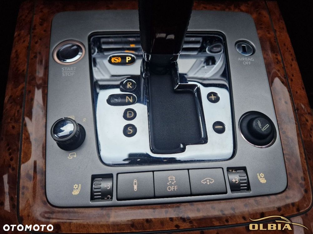 Volkswagen Phaeton - 40