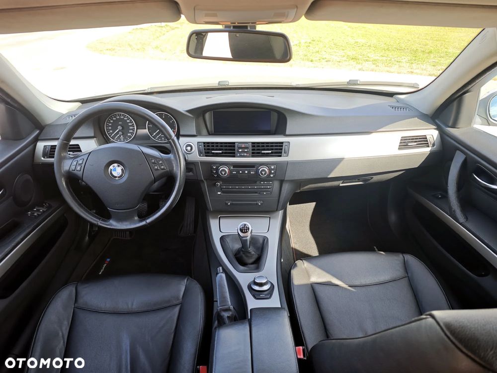 BMW Seria 3 318d - 5