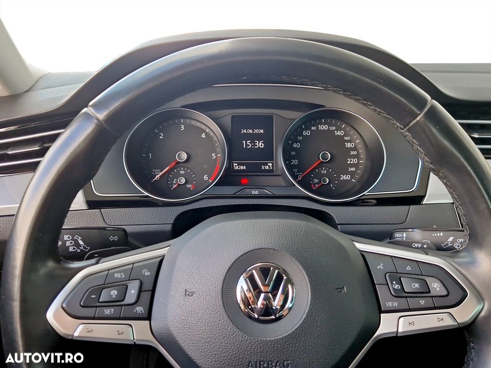 Volkswagen Passat - 20