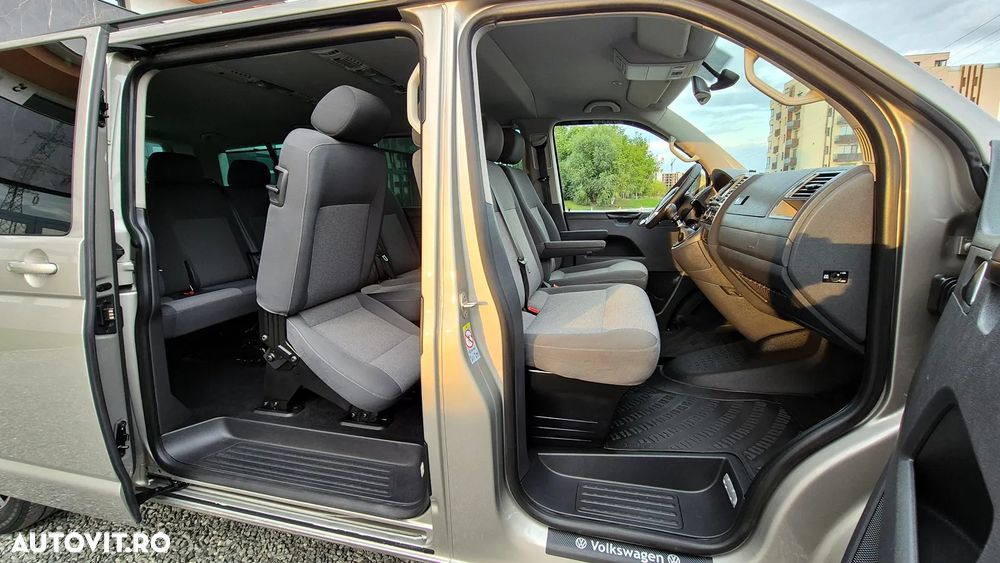 Volkswagen Caravelle - 8
