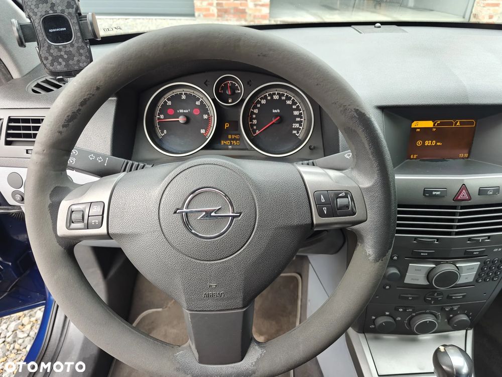 Opel Astra 1.9 CDTI Essentia - 11