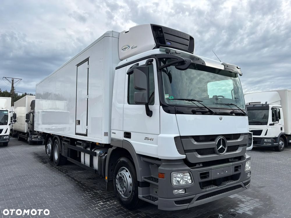 Mercedes-Benz Actros 2541 Sypialka 22 Europalety - 2