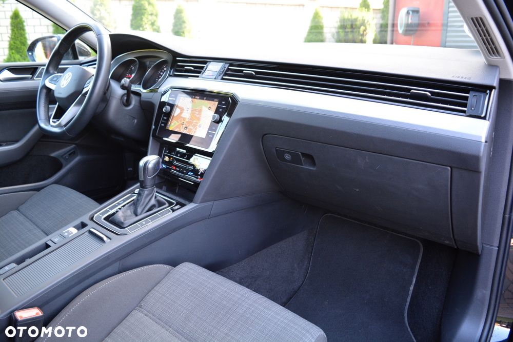 Volkswagen Passat 2.0 TDI SCR DSG Business - 12