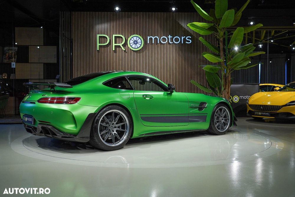 Mercedes-Benz AMG GT R - 9