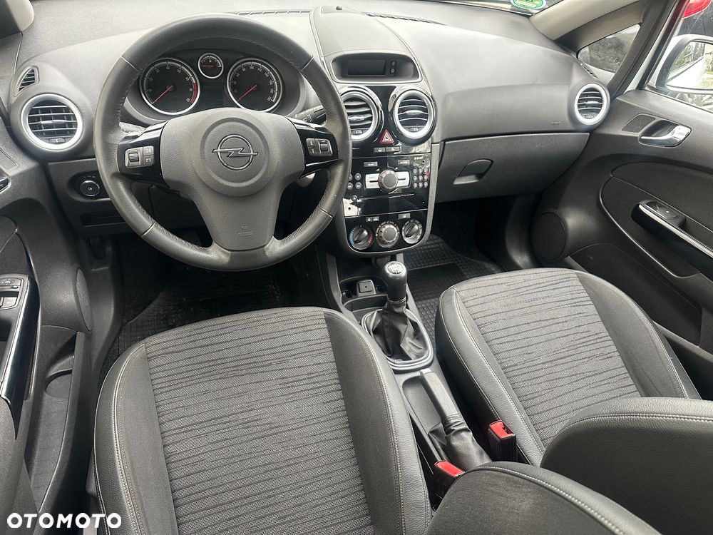 Opel Corsa 1.2 16V Cosmo - 3