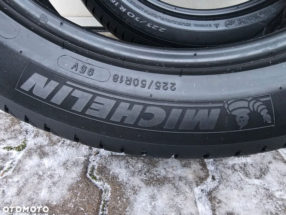 (A44) 225/50R18 95V 5,8-6mm 19r / Michelin Primacy 3 - 7