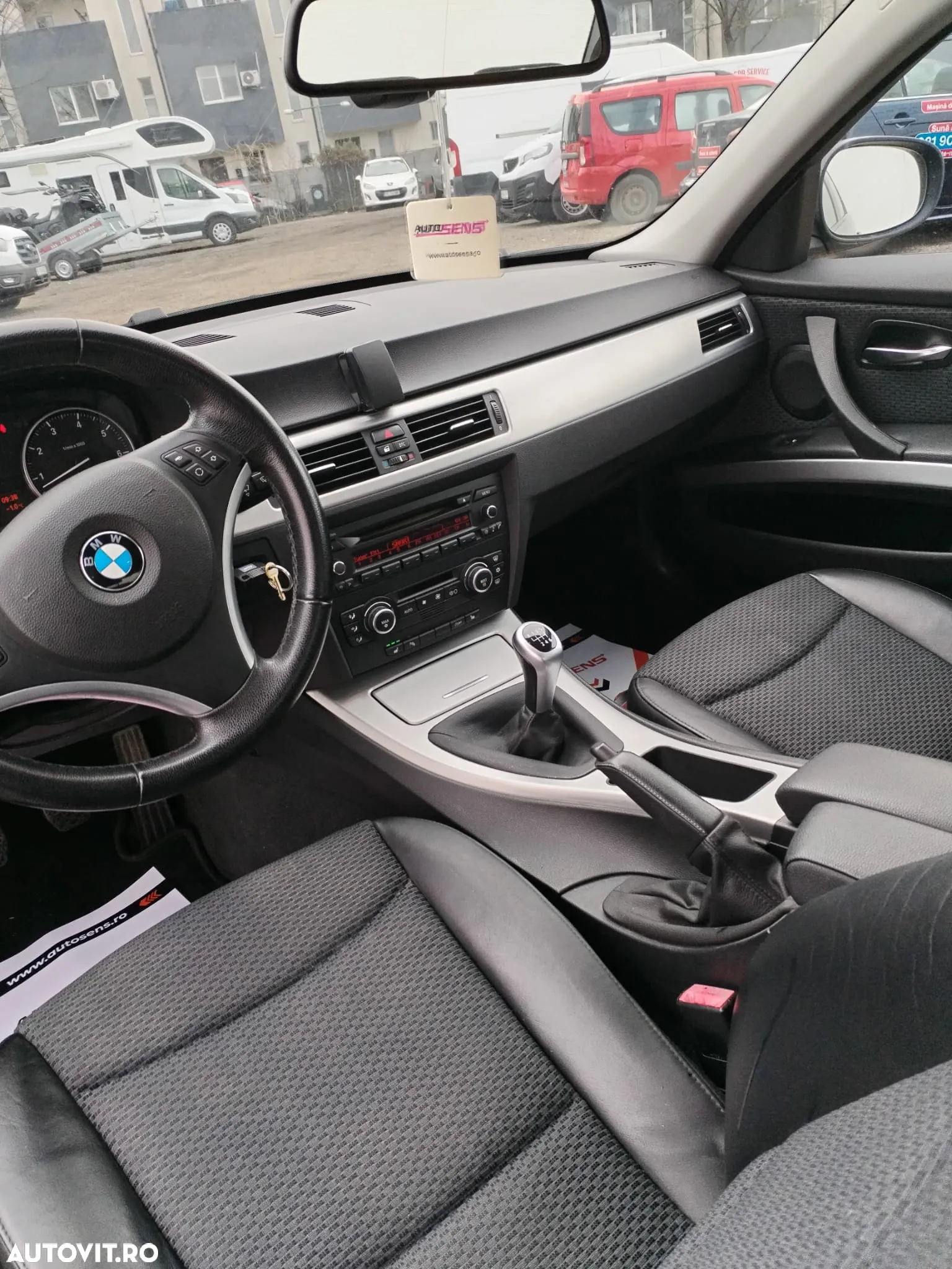 BMW Seria 3 318i - 17