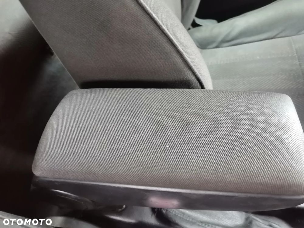 Podlokietnik ALFA 147 - 2