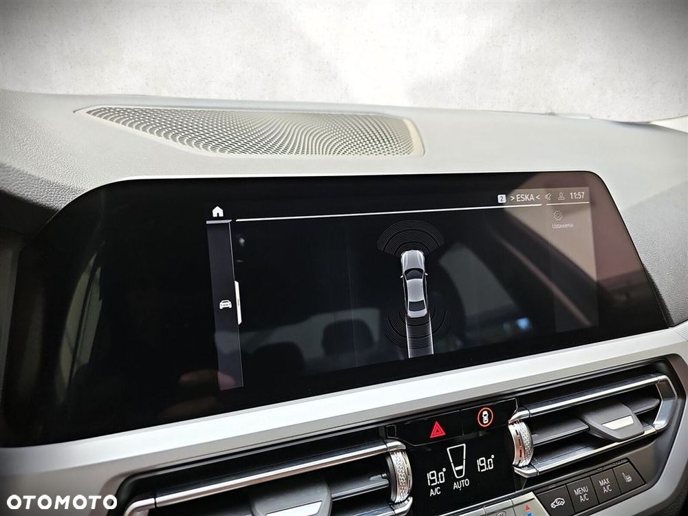 BMW Seria 3 320d xDrive - 21