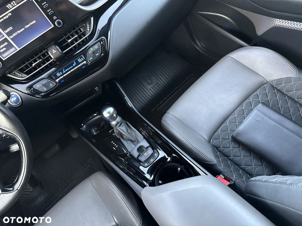 Toyota C-HR 2.0 Hybrid Executive - 16