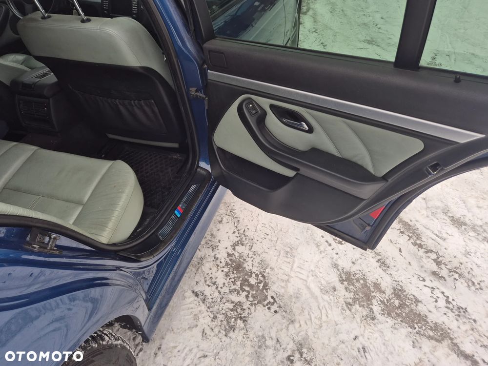 BMW 530D E39 Touring Seria 5 2002r LIFT Mpakiet Topasblau Metallic wszystkie części - 23