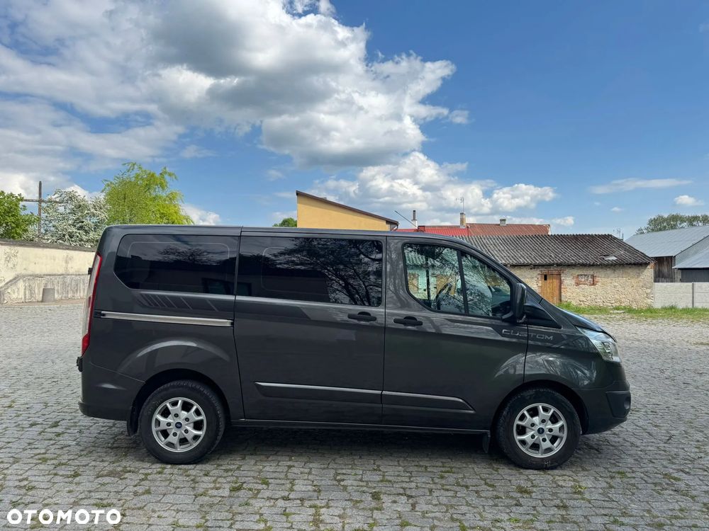 Ford Tourneo Custom 2.0 EcoBlue L2 Shuttle Bus Titanium - 16
