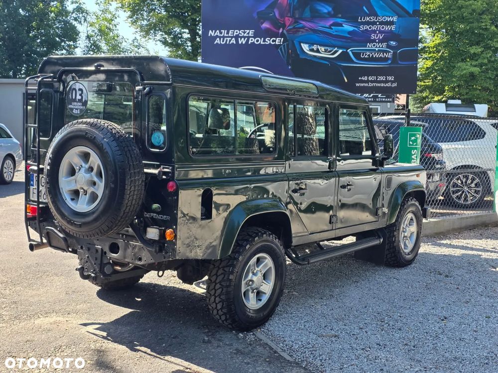 Land Rover Defender 110 SE - 8