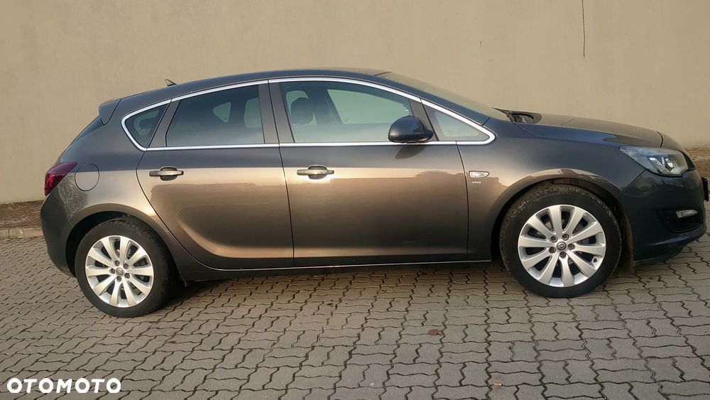 Opel Astra 1.4 Turbo Exklusiv - 6
