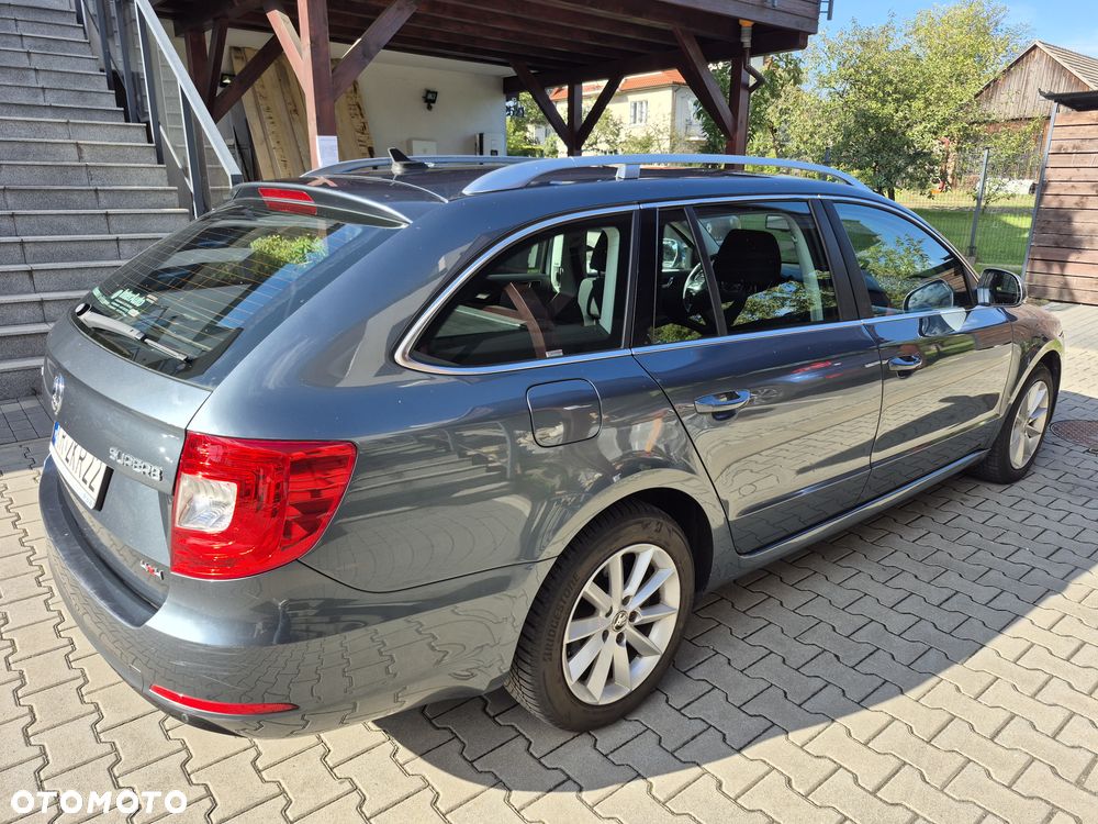 Skoda Superb 2.0 TDI 4x4 Ambition - 4