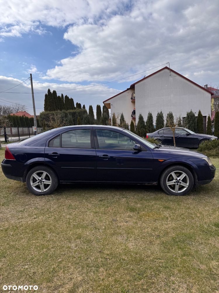 Ford Mondeo 2.0 TDDi Trend - 4