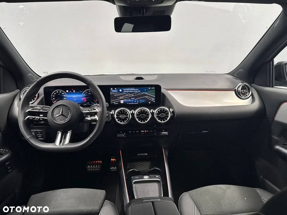 Mercedes-Benz GLA 200 AMG Line - 24