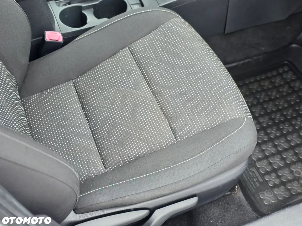 Toyota Auris 2.0 D-4D Prestige - 26