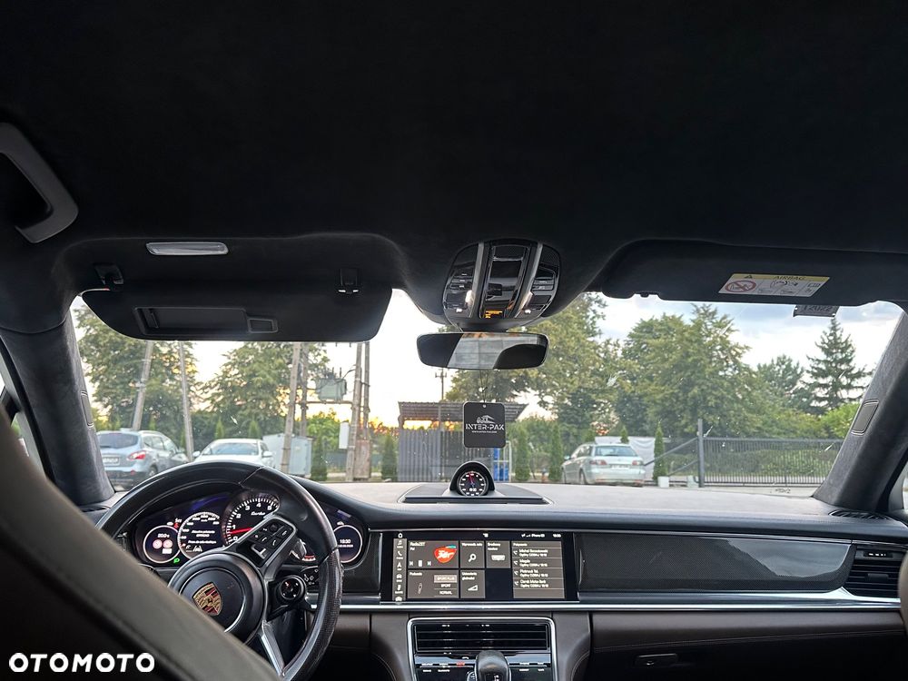 Porsche Panamera - 28
