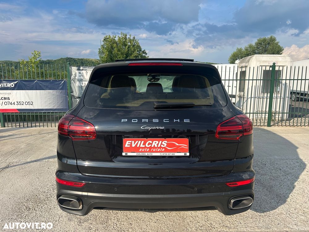 Porsche Cayenne - 13