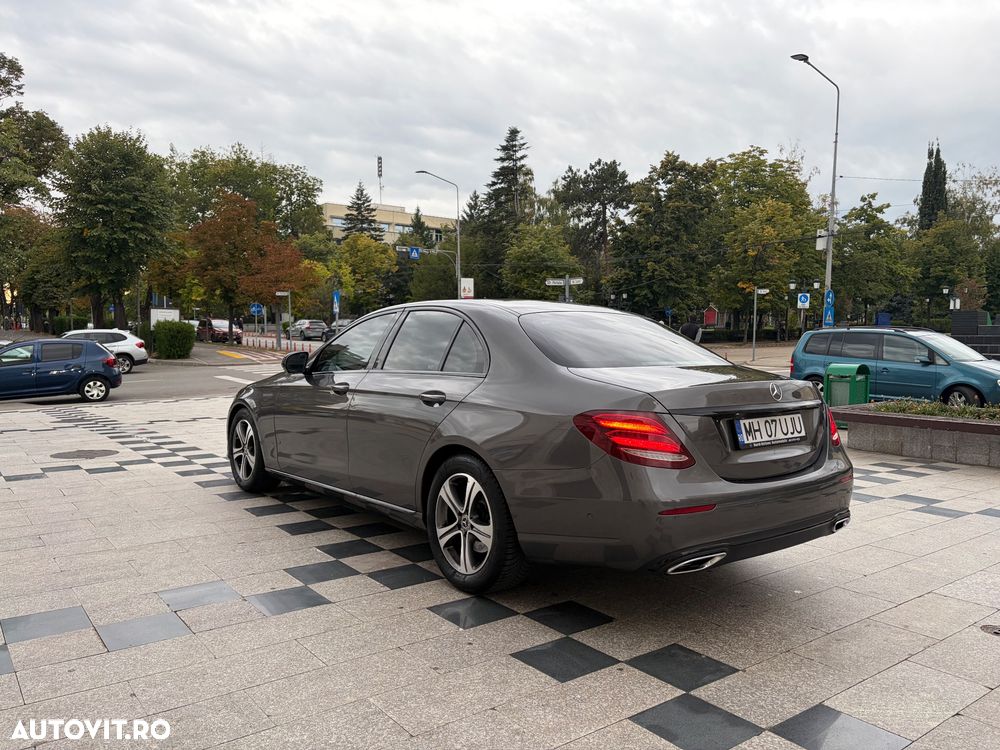 Mercedes-Benz E 220 d 4Matic T 9G-TRONIC - 6