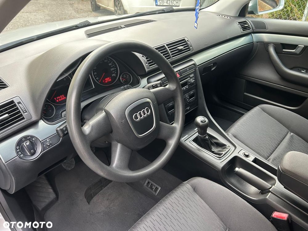 Audi A4 Limousine - 9